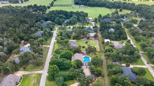 13051 Winding Oak, Lindale, TX 75771