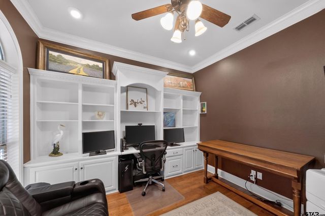 13051 Winding Oak, Lindale, TX 75771