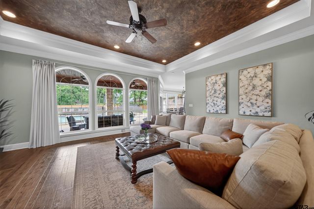 13051 Winding Oak, Lindale, TX 75771