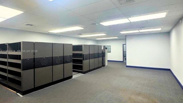 8080 NW 33rd St, Doral, FL 33122