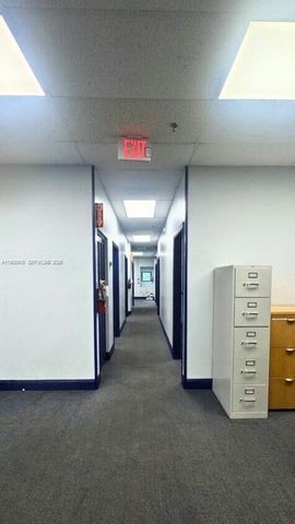 8080 NW 33rd St, Doral, FL 33122