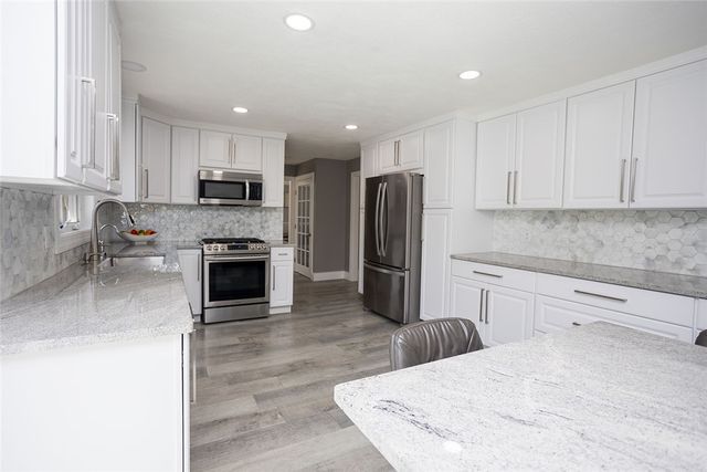 10 Arbor Way, East Greenwich, RI 02818