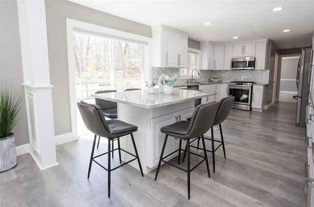 10 Arbor Way, East Greenwich, RI 02818