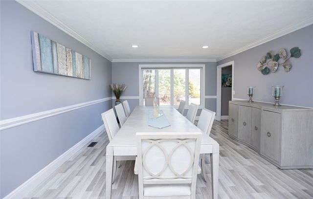 10 Arbor Way, East Greenwich, RI 02818