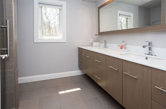 10 Arbor Way, East Greenwich, RI 02818