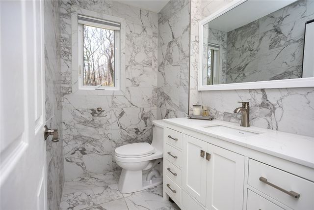 10 Arbor Way, East Greenwich, RI 02818