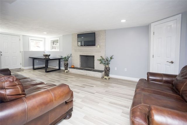 10 Arbor Way, East Greenwich, RI 02818
