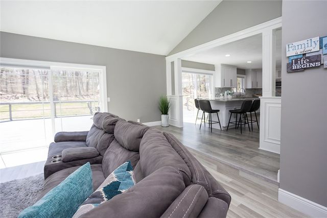 10 Arbor Way, East Greenwich, RI 02818