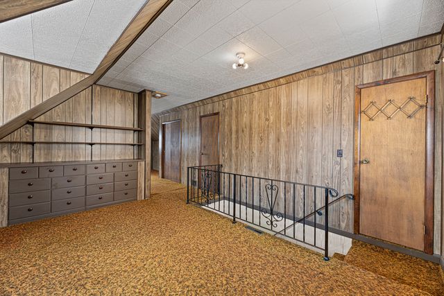 17714 Burnham Avenue, Lansing, IL 60438