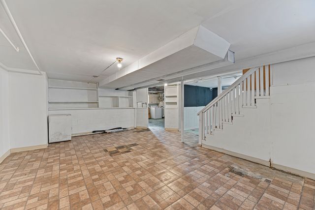 17714 Burnham Avenue, Lansing, IL 60438