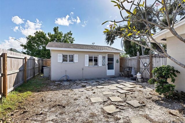 25 1ST AVENUE, Englewood, FL 34223