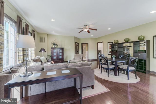 9113 DARA LN, Great Falls, VA 22066