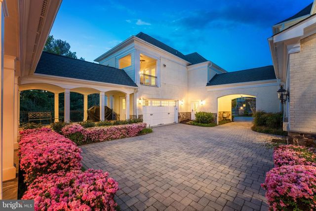 9113 DARA LN, Great Falls, VA 22066