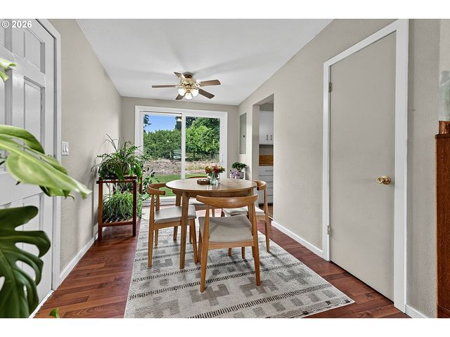 2078 DEWEY St, Eugene, OR 97402