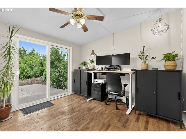 2078 DEWEY St, Eugene, OR 97402