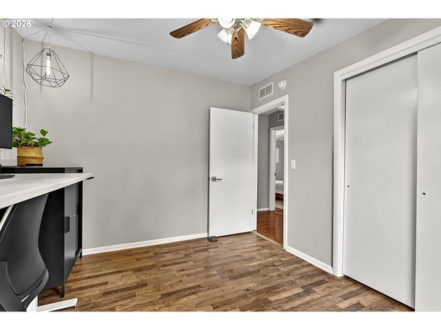 2078 DEWEY St, Eugene, OR 97402