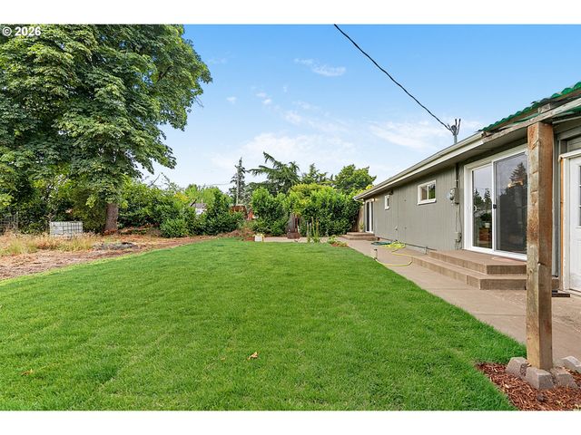 2078 DEWEY St, Eugene, OR 97402