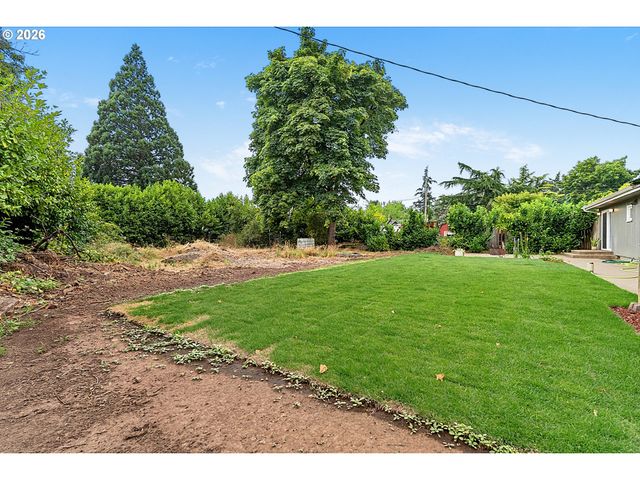 2078 DEWEY St, Eugene, OR 97402