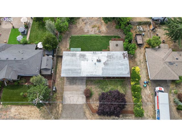 2078 DEWEY St, Eugene, OR 97402