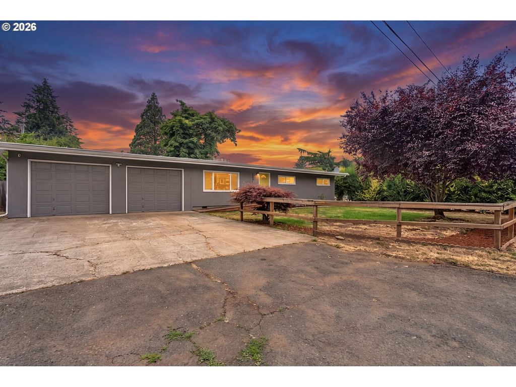 2078 DEWEY St, Eugene, OR 97402