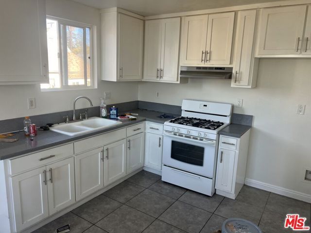 223 E 30th Street, Los Angeles, CA 90011