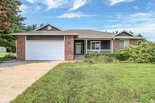 917 Brierwood Drive, Manhattan, KS 66502