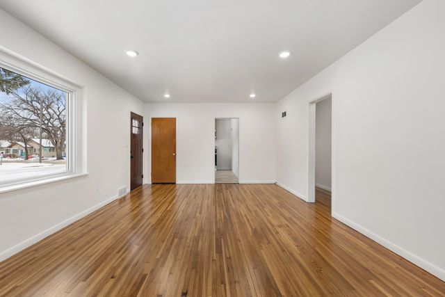 907 2nd st NE, Minot, ND 58703