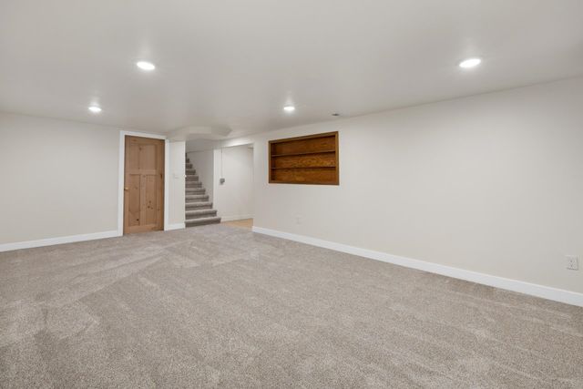 907 2nd st NE, Minot, ND 58703