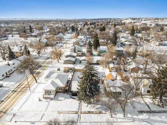 907 2nd st NE, Minot, ND 58703