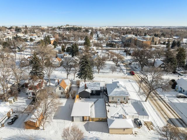 907 2nd st NE, Minot, ND 58703