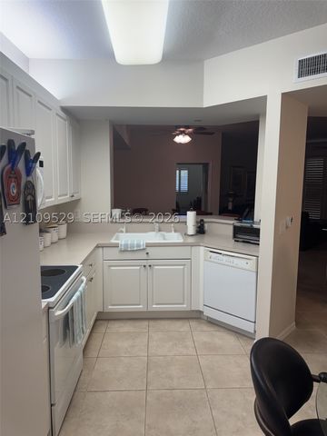 7775 Yardley Dr 108, Tamarac, FL 33321