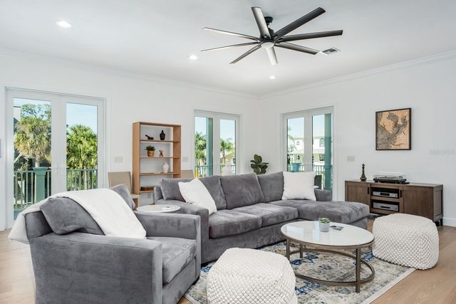 1700 OYSTER POINT WAY, Palm Harbor, FL 34683