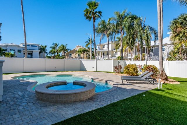 1700 OYSTER POINT WAY, Palm Harbor, FL 34683