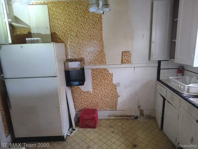 8265 Cloverlawn Street, Detroit, MI 48204