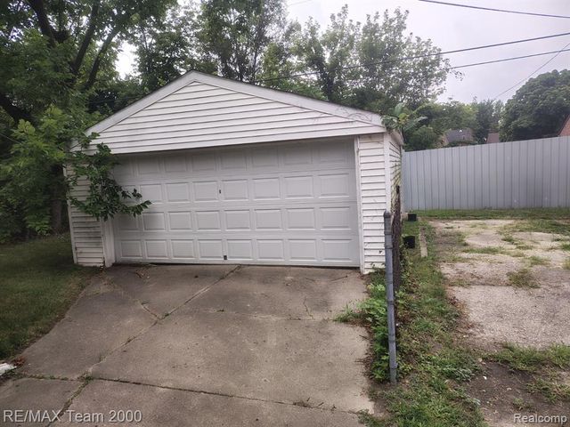 8265 Cloverlawn Street, Detroit, MI 48204
