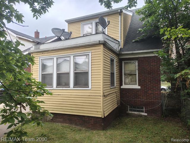 8265 Cloverlawn Street, Detroit, MI 48204