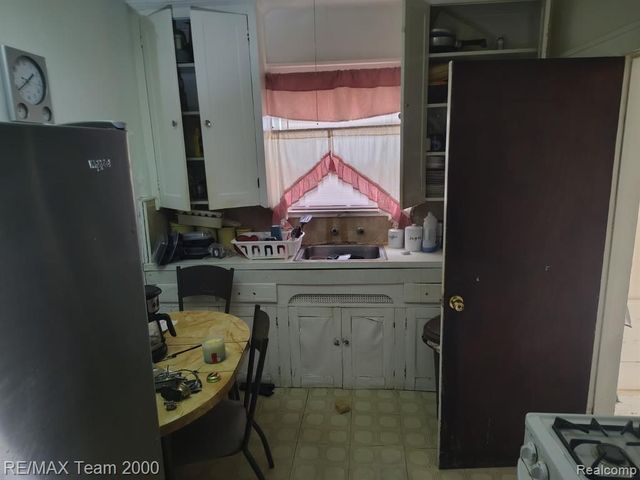 8265 Cloverlawn Street, Detroit, MI 48204