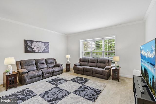 33 VENUTI DR, Aston, PA 19014