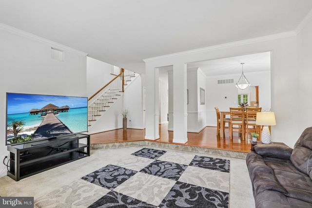 33 VENUTI DR, Aston, PA 19014