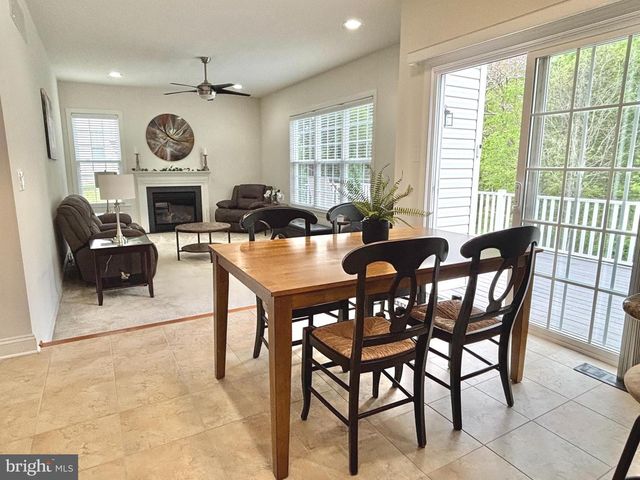 33 VENUTI DR, Aston, PA 19014