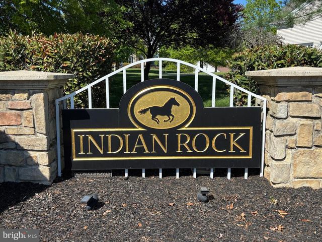 33 VENUTI DR, Aston, PA 19014