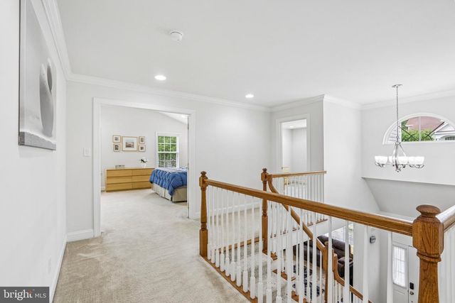 33 VENUTI DR, Aston, PA 19014
