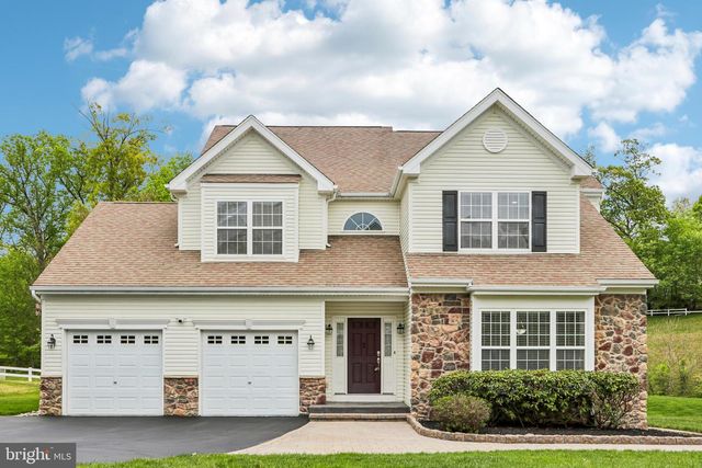 33 VENUTI DR, Aston, PA 19014