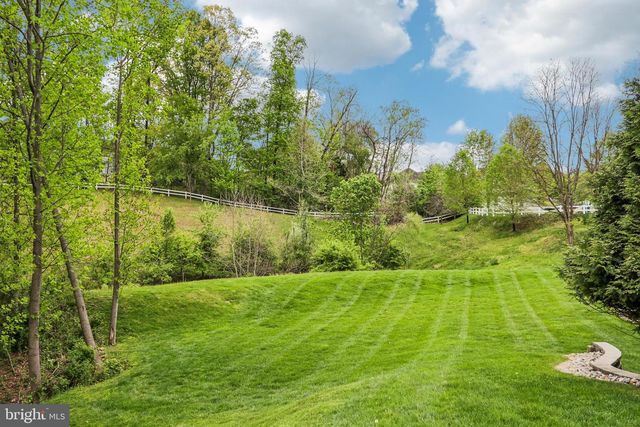 33 VENUTI DR, Aston, PA 19014