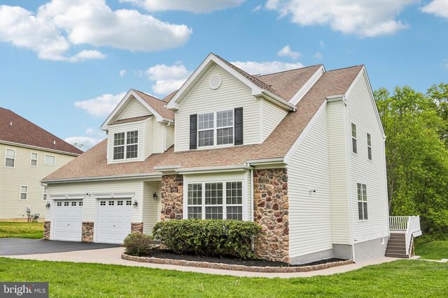 33 VENUTI DR, Aston, PA 19014