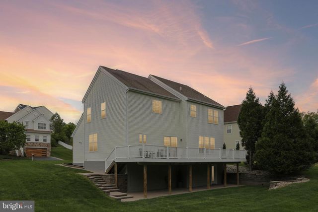 33 VENUTI DR, Aston, PA 19014