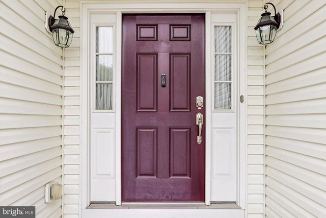 33 VENUTI DR, Aston, PA 19014