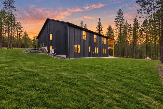 6703 E Elk Chattaroy Rd, Chattaroy, WA 99003
