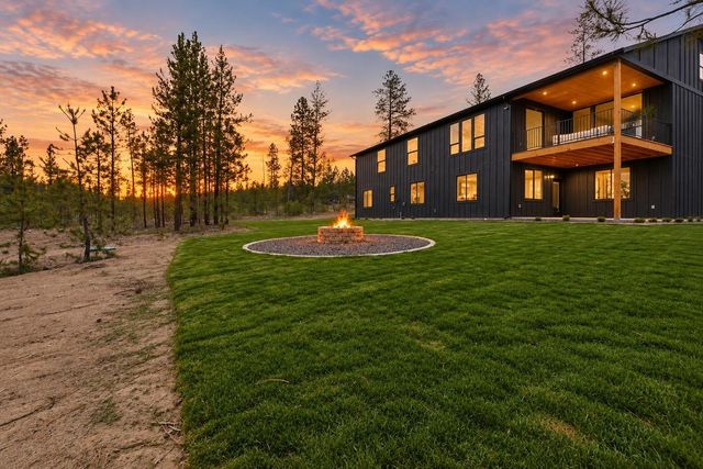 6703 E Elk Chattaroy Rd, Chattaroy, WA 99003