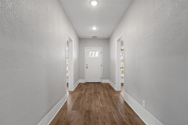103 May Avenue, Cleburne, TX 76031